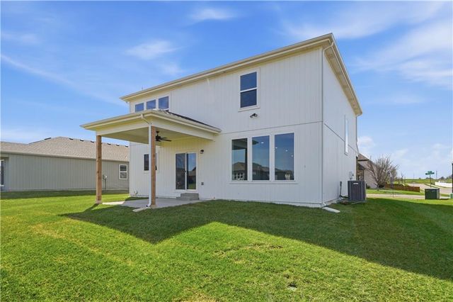 505 SW Newport Drive, Blue Springs, MO 64014