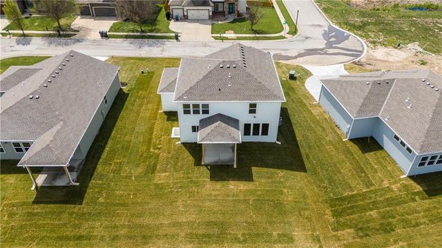 505 SW Newport Drive, Blue Springs, MO 64014