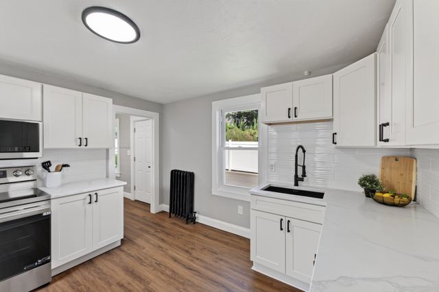 72 Chestnut St 72, Clinton, MA 01510