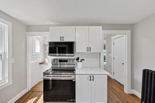 72 Chestnut St 72, Clinton, MA 01510