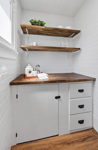 72 Chestnut St 72, Clinton, MA 01510