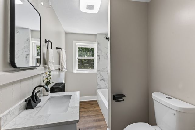 72 Chestnut St 72, Clinton, MA 01510