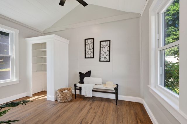 72 Chestnut St 72, Clinton, MA 01510