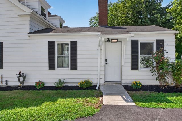 72 Chestnut St 72, Clinton, MA 01510