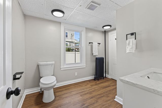 72 Chestnut St 72, Clinton, MA 01510