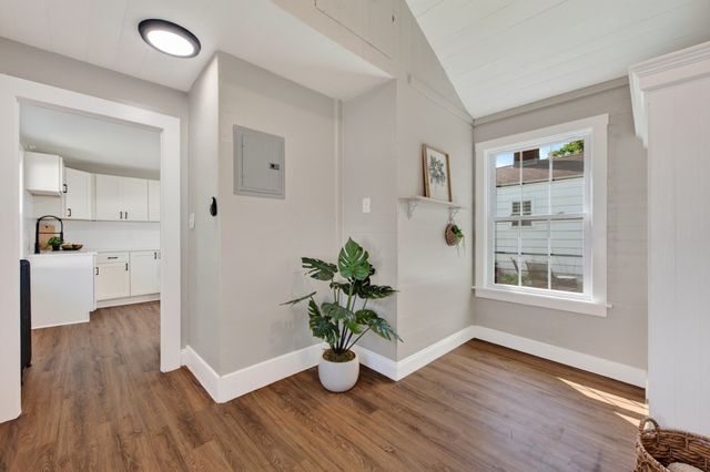 72 Chestnut St 72, Clinton, MA 01510