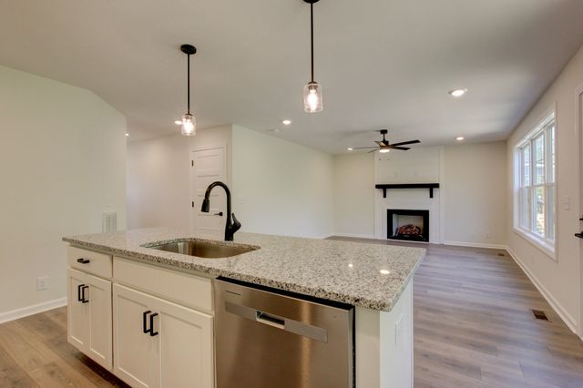 566 Judah Cir, Clarksville, TN 37042