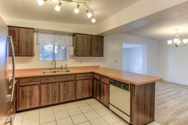 3553 W Eastham Lane, Tucson, AZ 85741