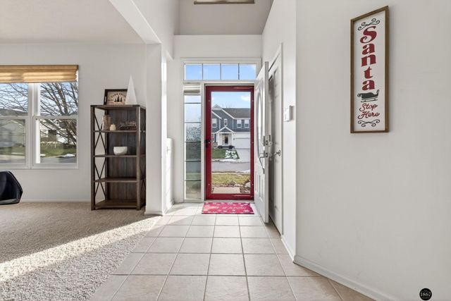 1802 Fox Run Drive, Papillion, NE 68046