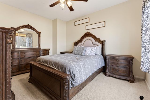 1802 Fox Run Drive, Papillion, NE 68046