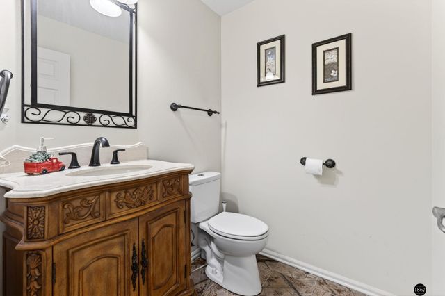 1802 Fox Run Drive, Papillion, NE 68046