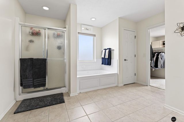 1802 Fox Run Drive, Papillion, NE 68046