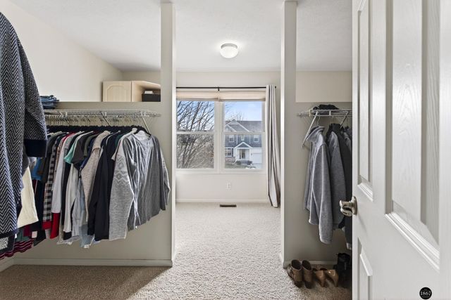 1802 Fox Run Drive, Papillion, NE 68046