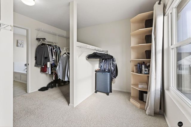 1802 Fox Run Drive, Papillion, NE 68046