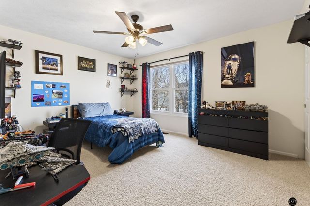 1802 Fox Run Drive, Papillion, NE 68046