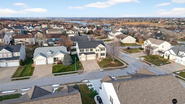 1802 Fox Run Drive, Papillion, NE 68046