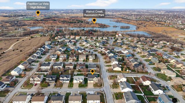 1802 Fox Run Drive, Papillion, NE 68046