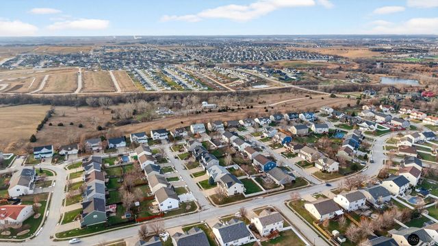 1802 Fox Run Drive, Papillion, NE 68046