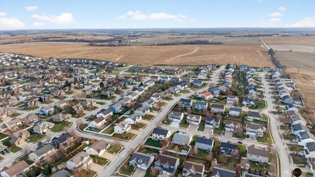 1802 Fox Run Drive, Papillion, NE 68046