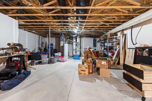 1802 Fox Run Drive, Papillion, NE 68046