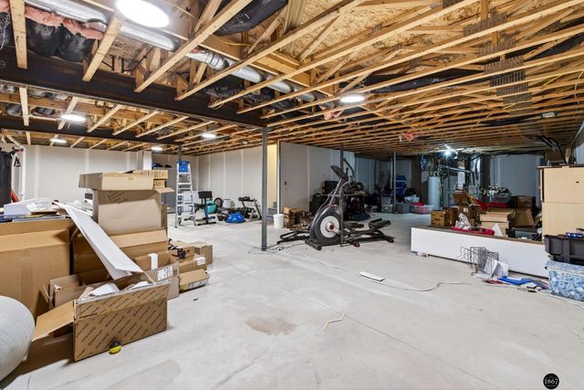 1802 Fox Run Drive, Papillion, NE 68046