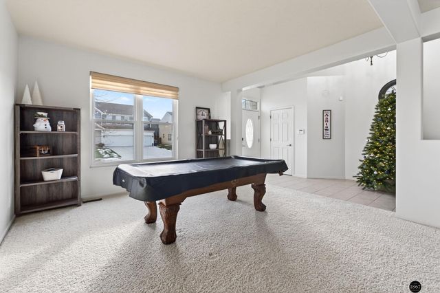 1802 Fox Run Drive, Papillion, NE 68046