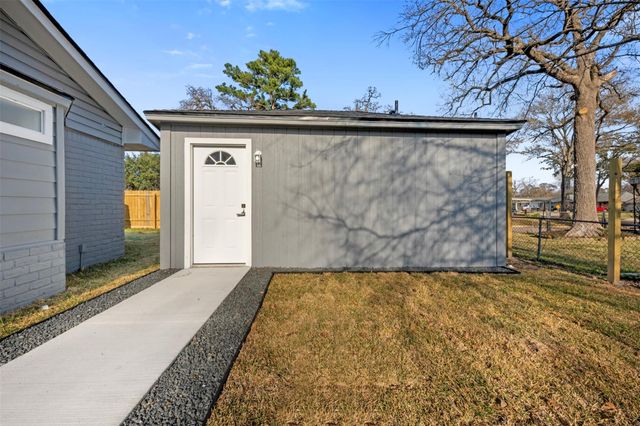 6403 Acorn Forest Drive, Houston, TX 77088