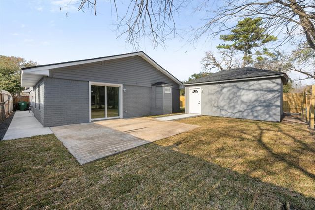 6403 Acorn Forest Drive, Houston, TX 77088