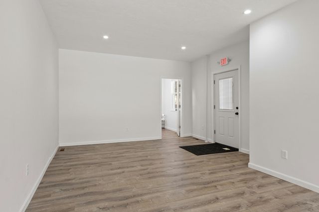 158 Fairhaven Rd, Worcester, MA 01606