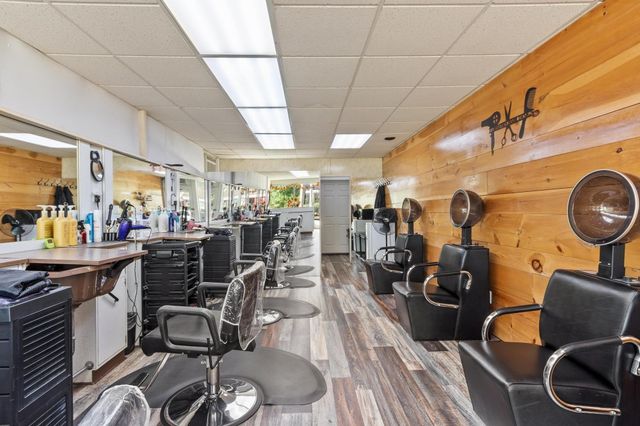 158 Fairhaven Rd, Worcester, MA 01606