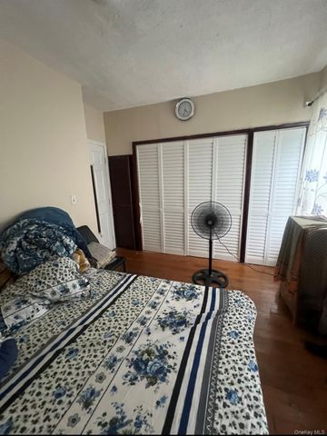 188-42 Woodhull Avenue, Hollis, NY 11423