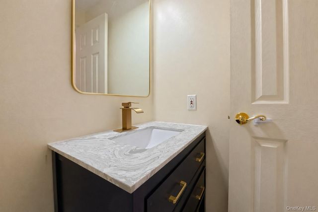 241 Tamerisk Lane, New Windsor, NY 12553