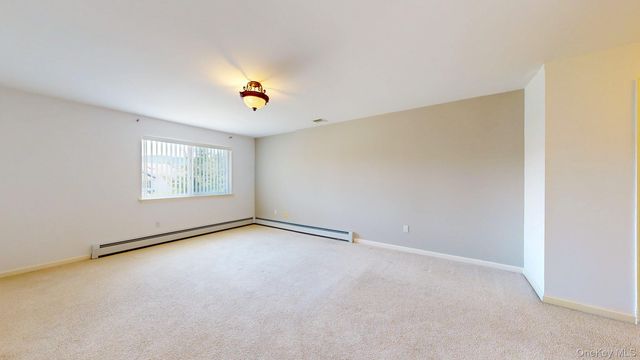 241 Tamerisk Lane, New Windsor, NY 12553