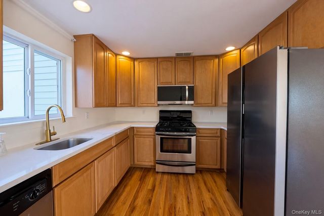 241 Tamerisk Lane, New Windsor, NY 12553