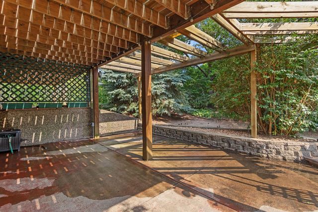 1055 Bridge Street, Shoreview, MN 55126