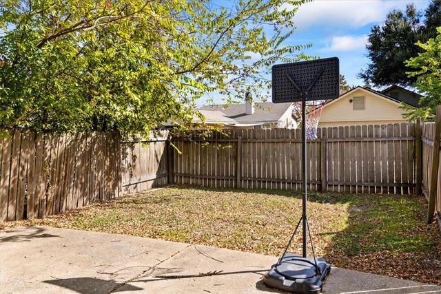 806 Kalanchoe Court, College Station, TX 77840