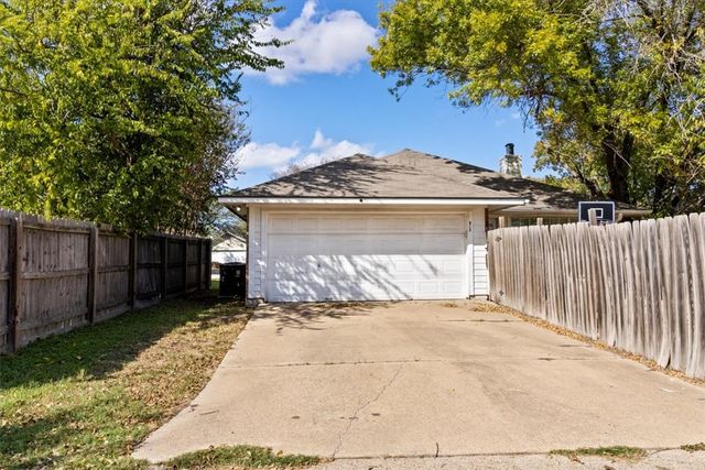 806 Kalanchoe Court, College Station, TX 77840
