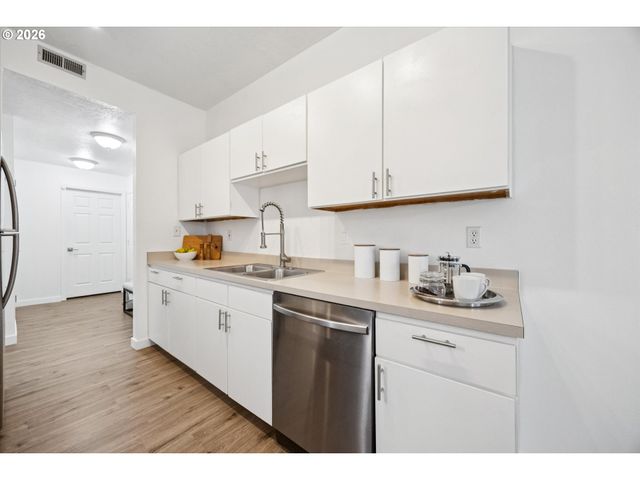 1441 Sw CLAY St 210, Portland, OR 97201