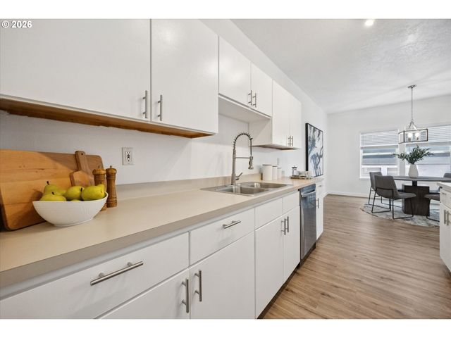 1441 Sw CLAY St 210, Portland, OR 97201