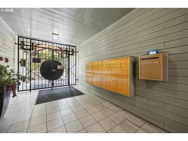1441 Sw CLAY St 210, Portland, OR 97201