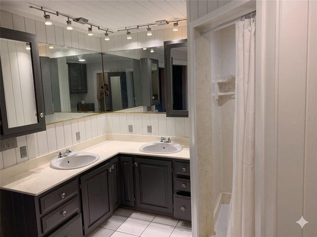 3 ELIZABETH DRIVE E, Palm Coast, FL 32137