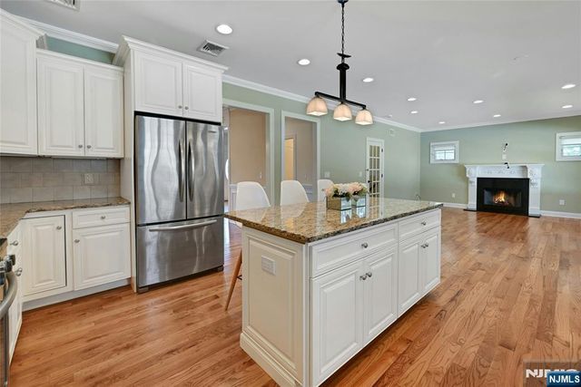 1 Lindy Place, Old Tappan, NJ 07675