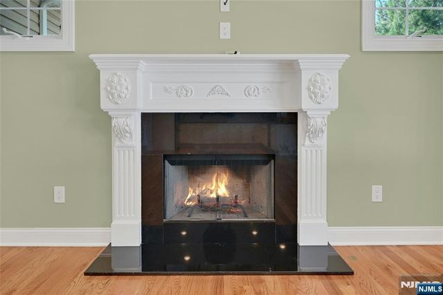 1 Lindy Place, Old Tappan, NJ 07675