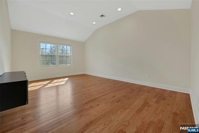 1 Lindy Place, Old Tappan, NJ 07675