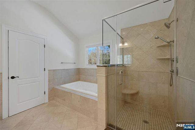 1 Lindy Place, Old Tappan, NJ 07675