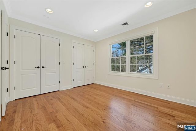 1 Lindy Place, Old Tappan, NJ 07675