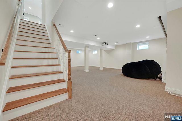 1 Lindy Place, Old Tappan, NJ 07675