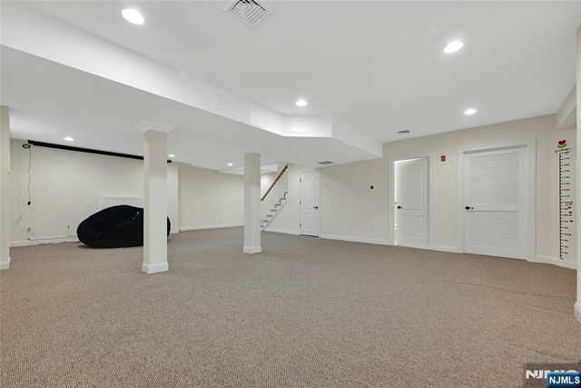 1 Lindy Place, Old Tappan, NJ 07675