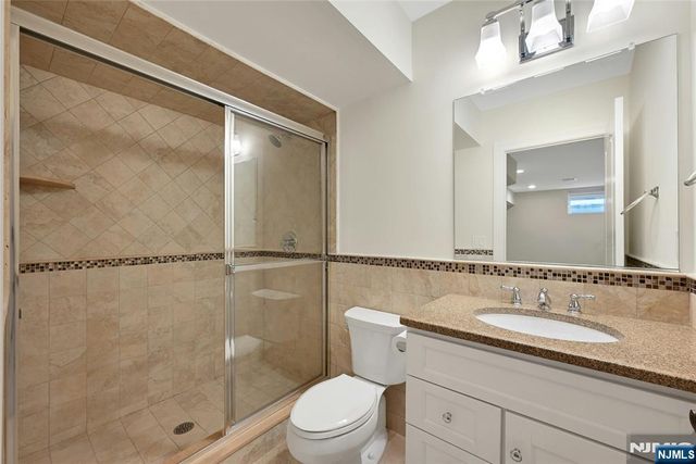 1 Lindy Place, Old Tappan, NJ 07675