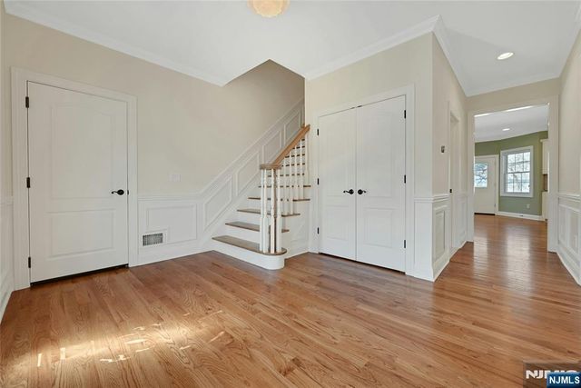 1 Lindy Place, Old Tappan, NJ 07675